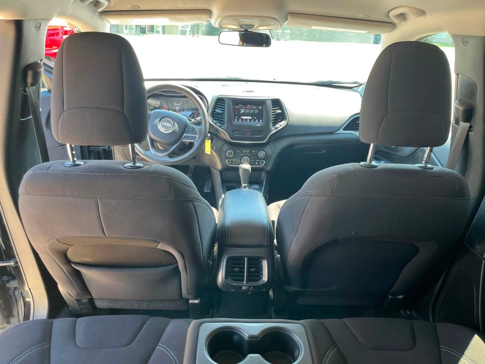 
								2020 Jeep Cherokee Latitude full									