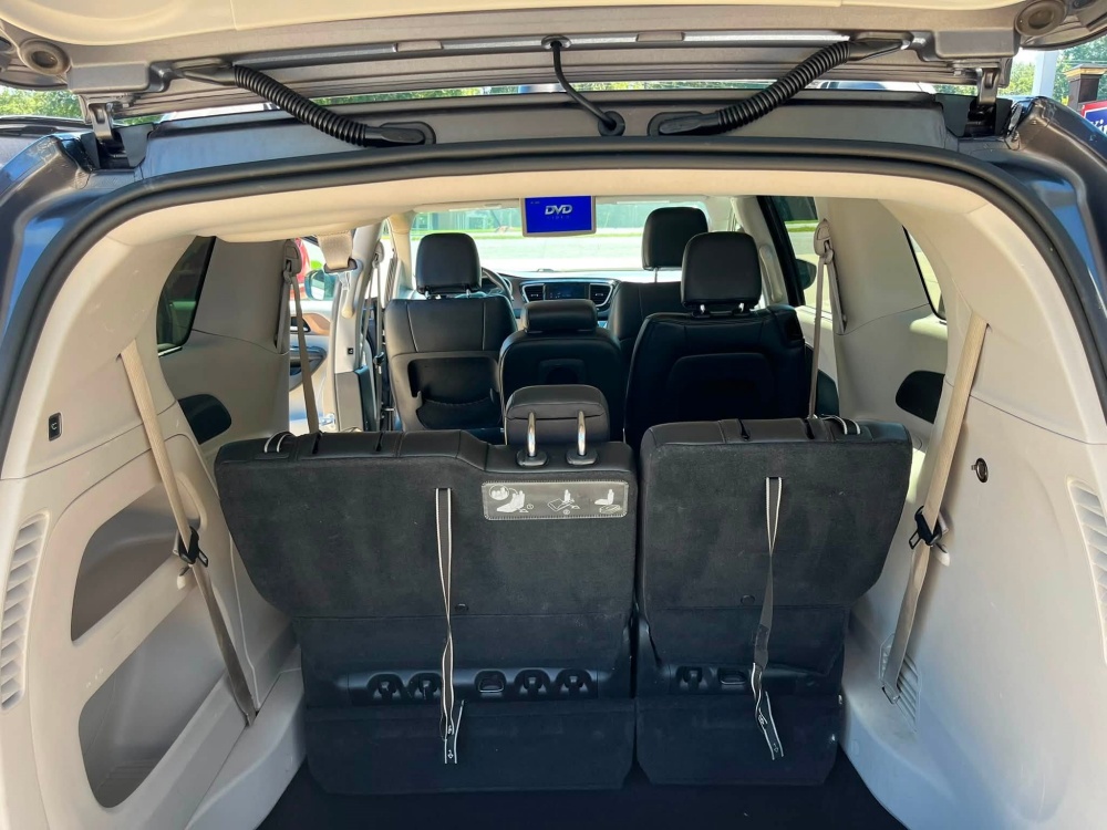 
								2017 Chrysler Pacifica Touring L full									