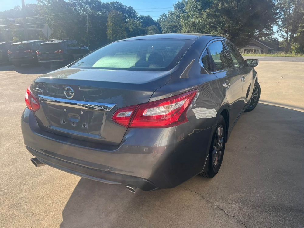 
								2017 Nissan Altima full									