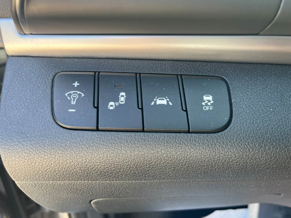 
								2020 Hyundai Elantra SEL full									