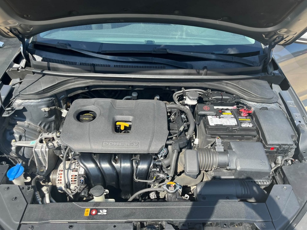 
								2020 Hyundai Elantra SEL full									