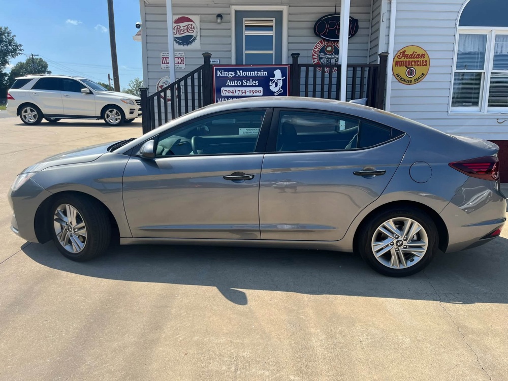 
								2020 Hyundai Elantra SEL full									