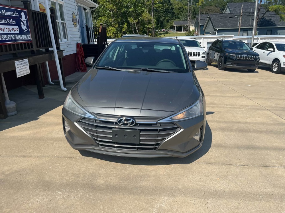 
								2020 Hyundai Elantra SEL full									