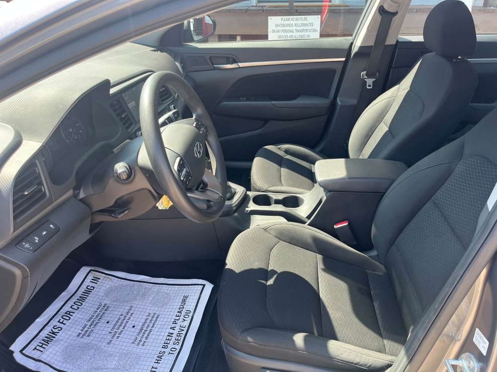 
								2020 Hyundai Elantra SEL full									