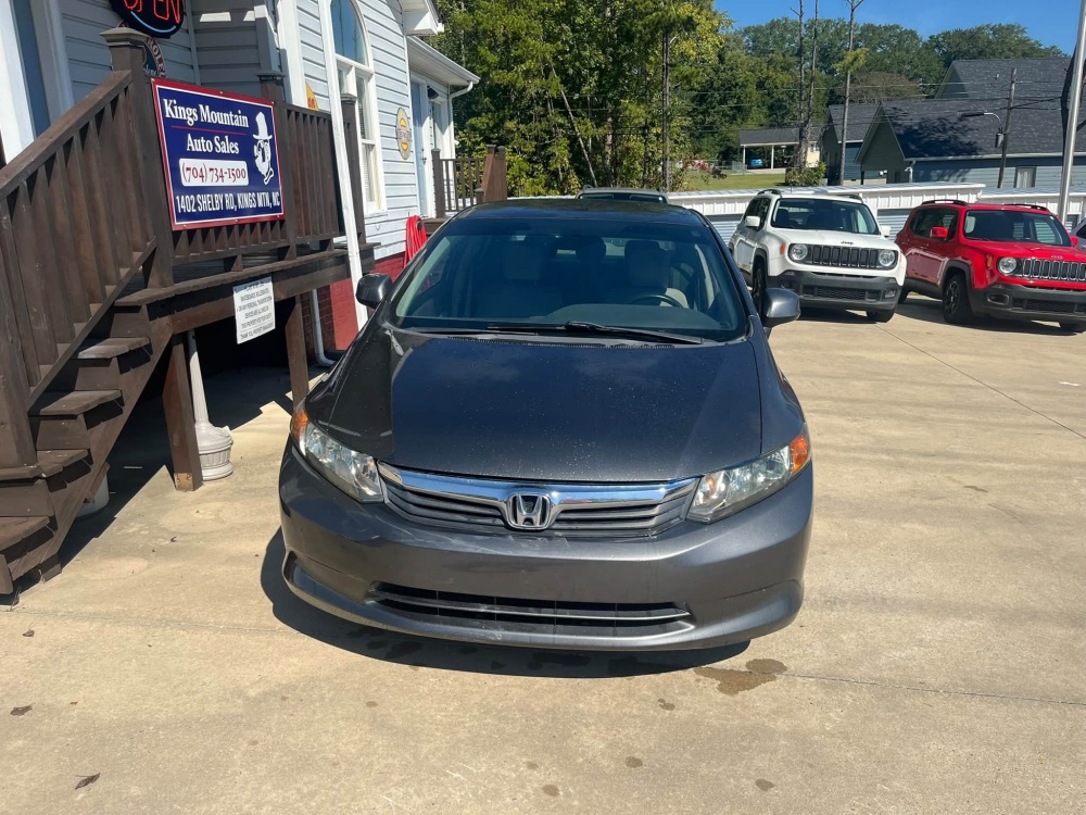 
								2012 Honda Civic LX full									