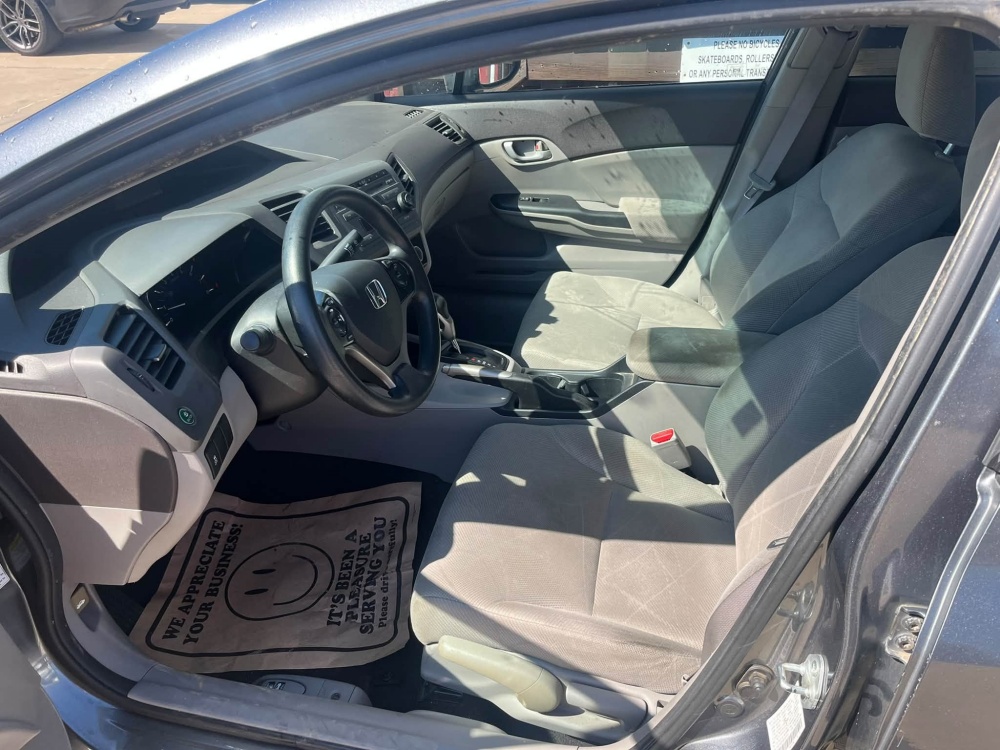 
								2012 Honda Civic LX full									