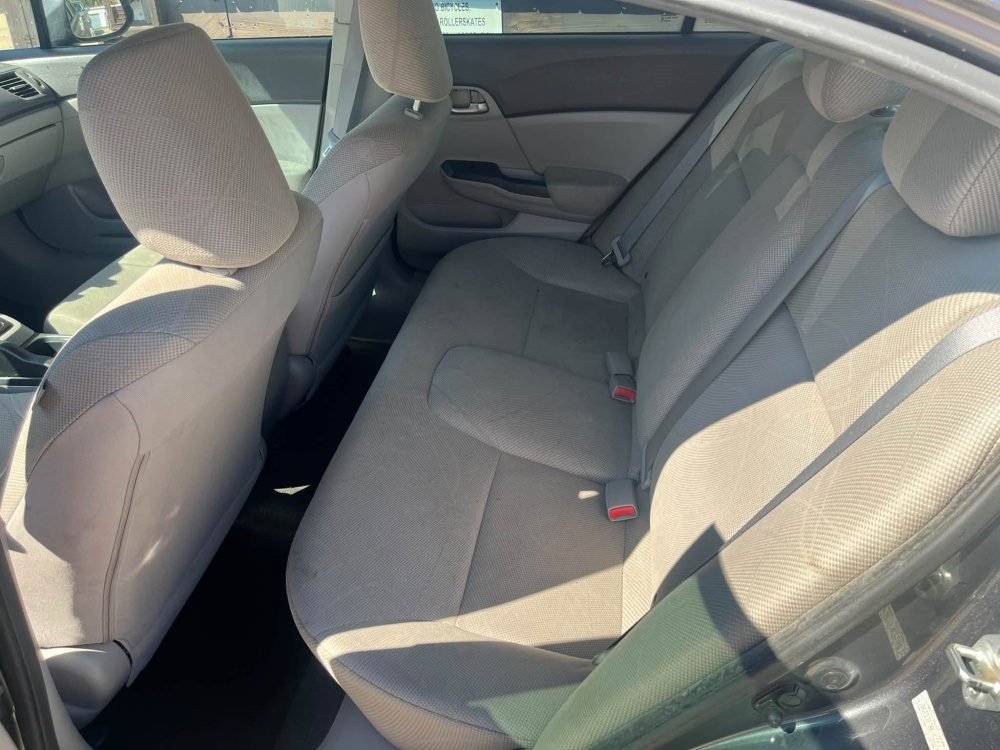 
								2012 Honda Civic LX full									