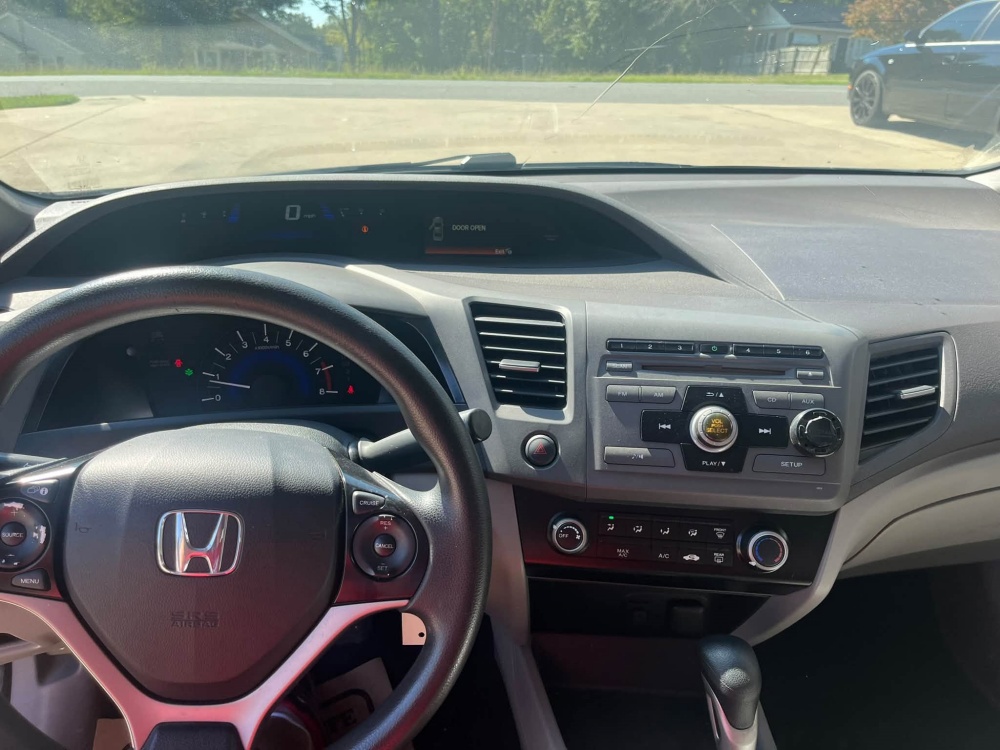 
								2012 Honda Civic LX full									