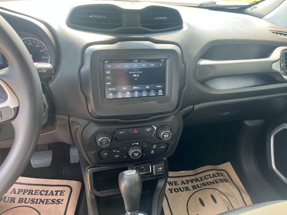 
								2018 Jeep Renegade Latitude full									
