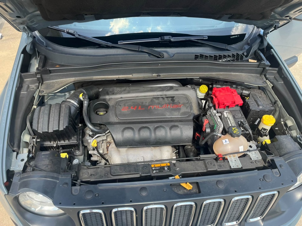 
								2018 Jeep Renegade Latitude full									
