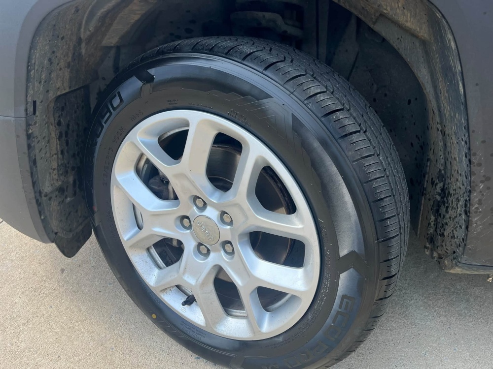 
								2018 Jeep Renegade Latitude full									