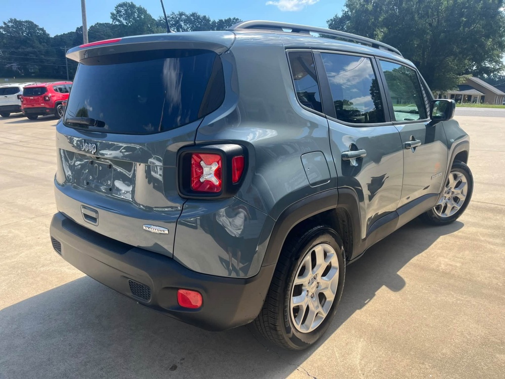 
								2018 Jeep Renegade Latitude full									
