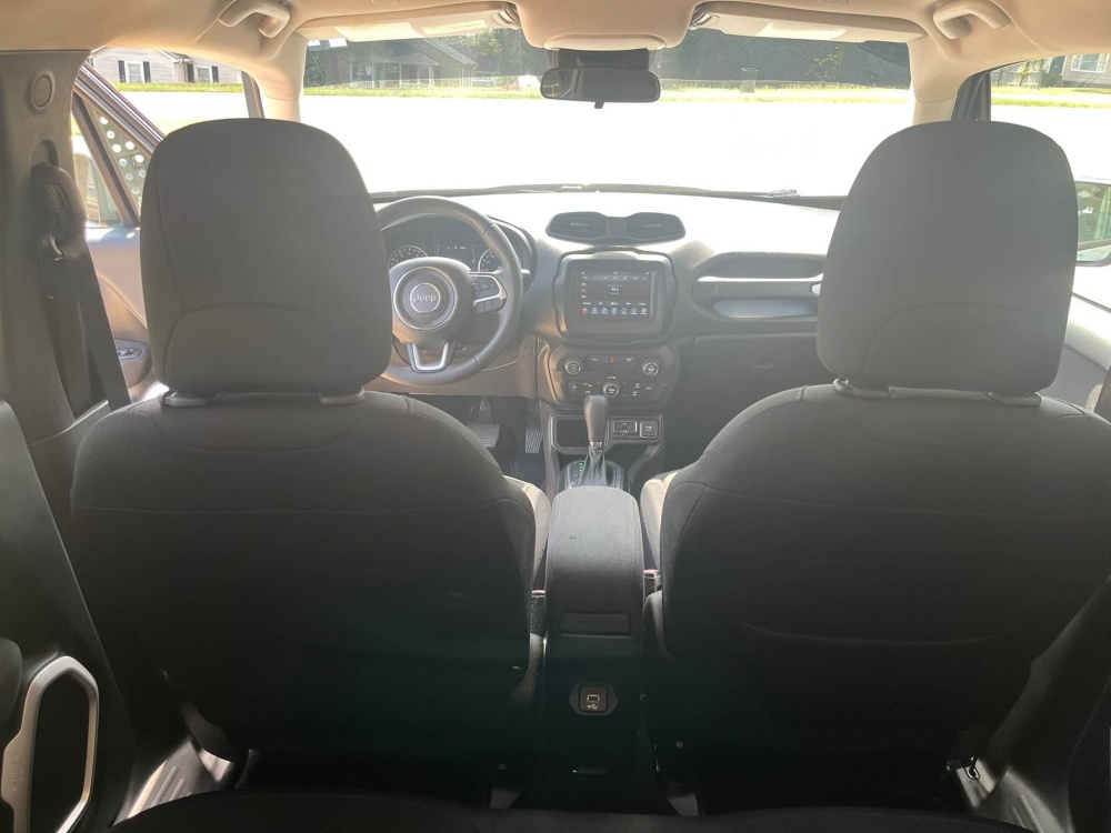 
								2018 Jeep Renegade Latitude full									