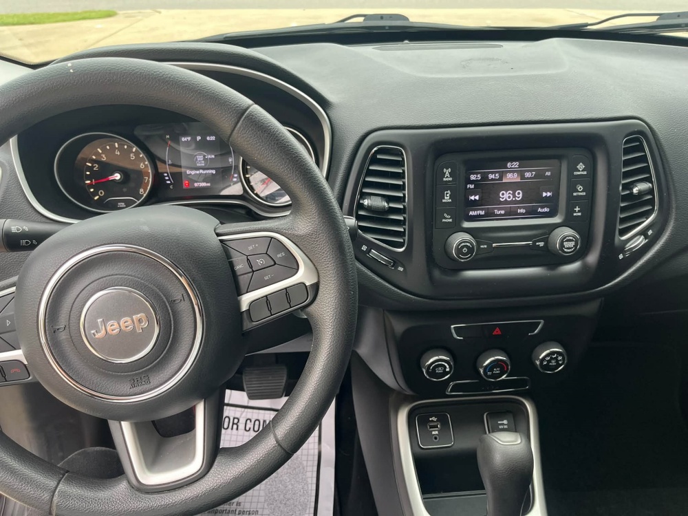 
								2018 Jeep Compass Sport full									