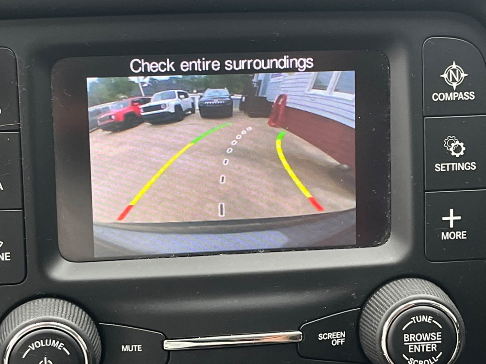 
								2018 Jeep Compass Sport full									