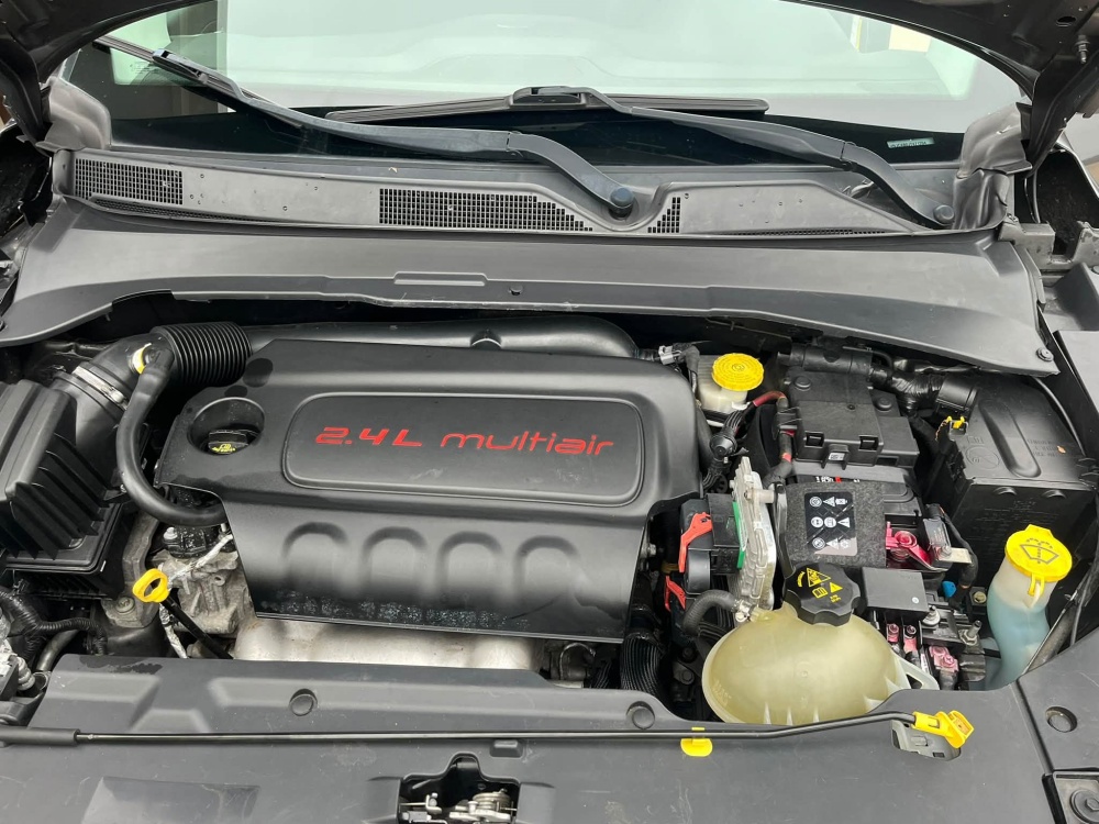 
								2018 Jeep Compass Sport full									