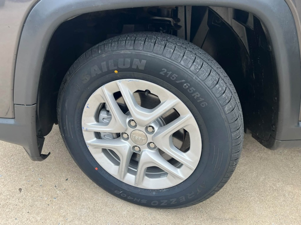 
								2018 Jeep Compass Sport full									