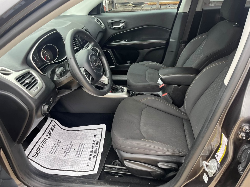
								2018 Jeep Compass Sport full									