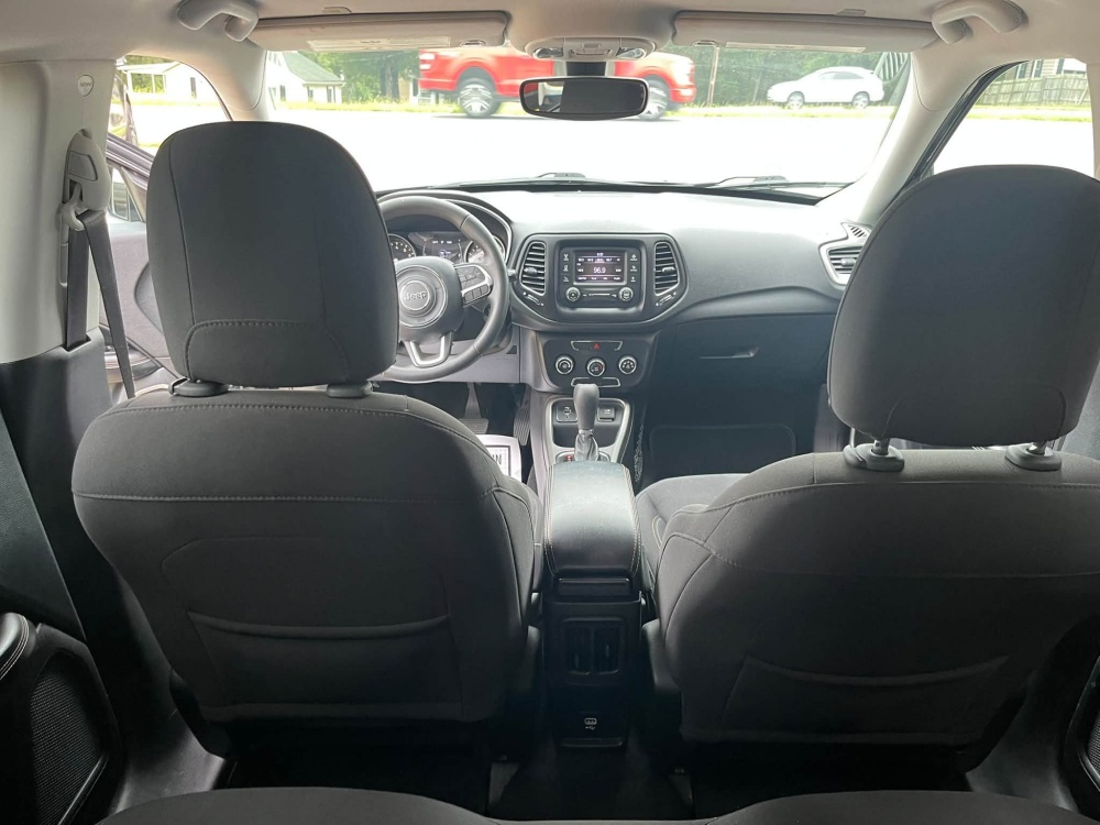 
								2018 Jeep Compass Sport full									