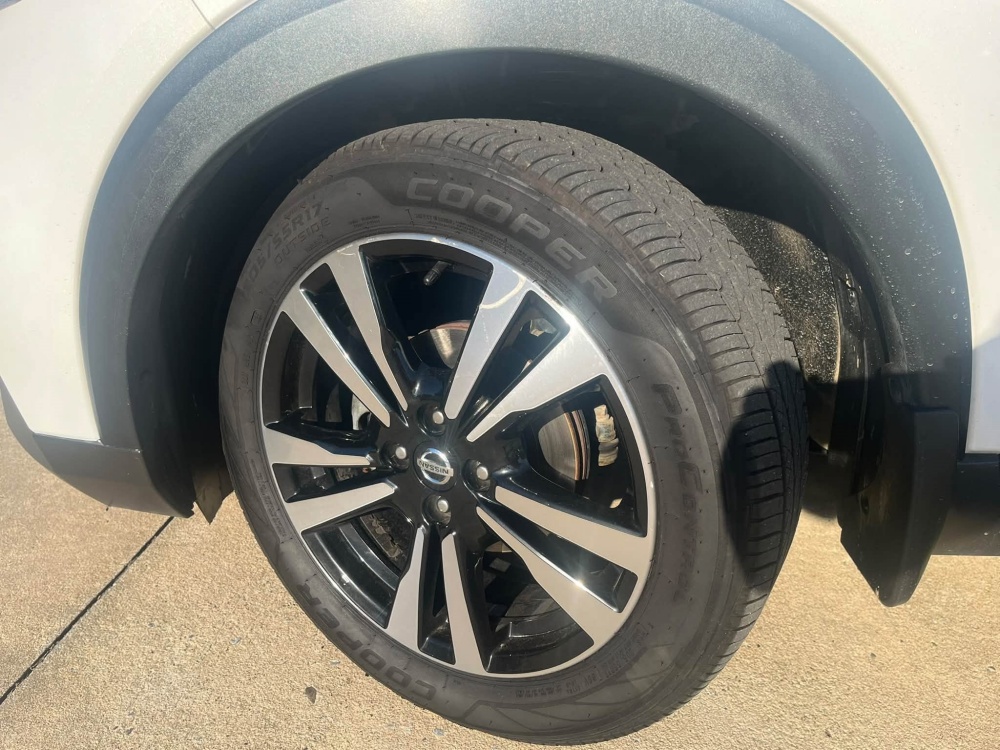 
								2020 Nissan Kicks full									