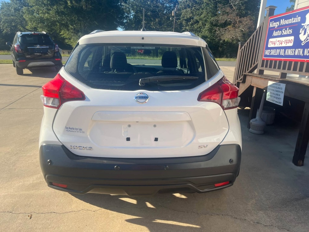 
								2020 Nissan Kicks full									