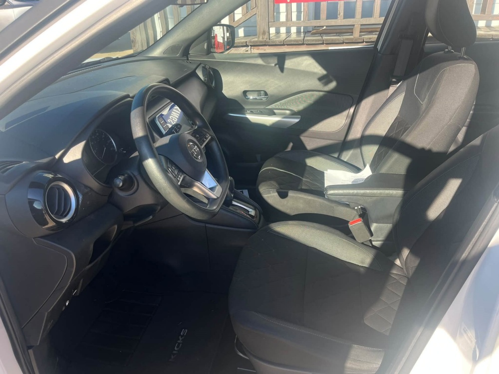 
								2020 Nissan Kicks full									