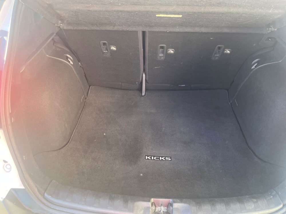 
								2020 Nissan Kicks full									