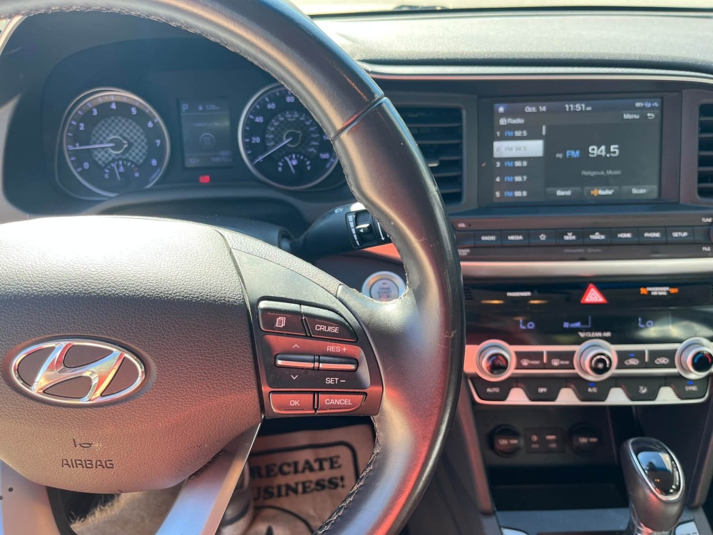
								2020 Hyundai Elantra SE full									