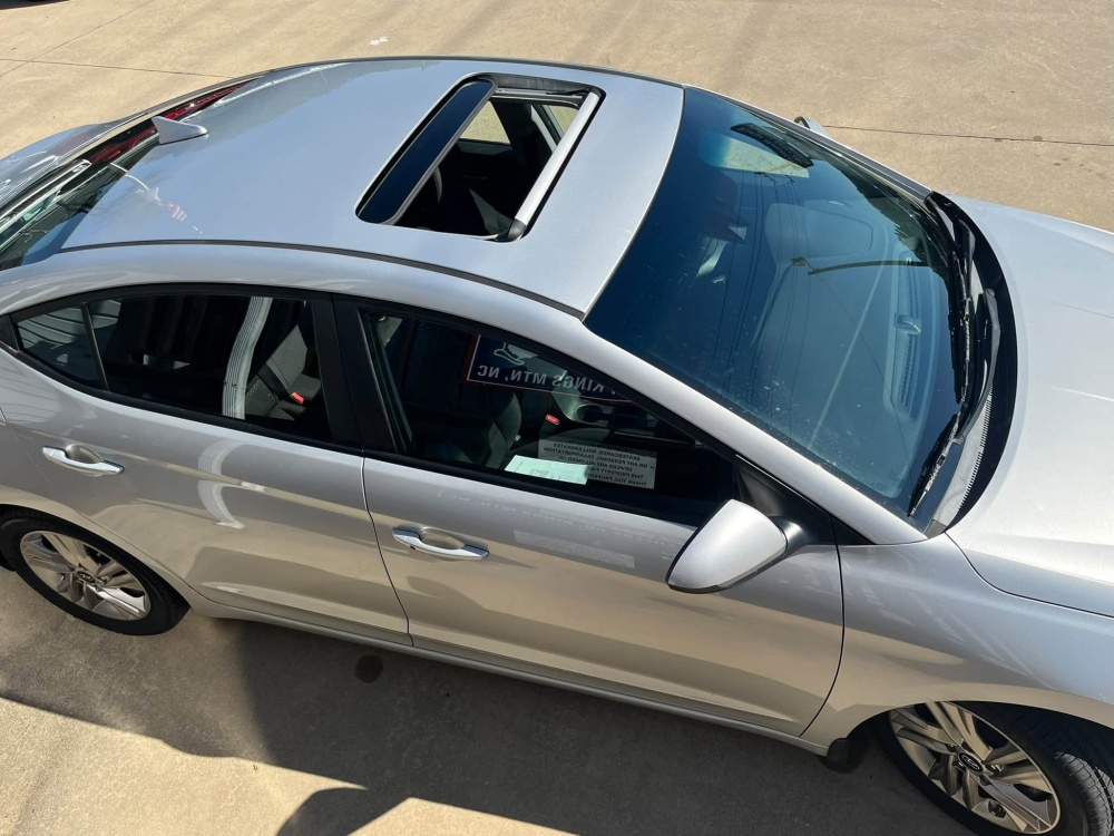 
								2020 Hyundai Elantra SE full									