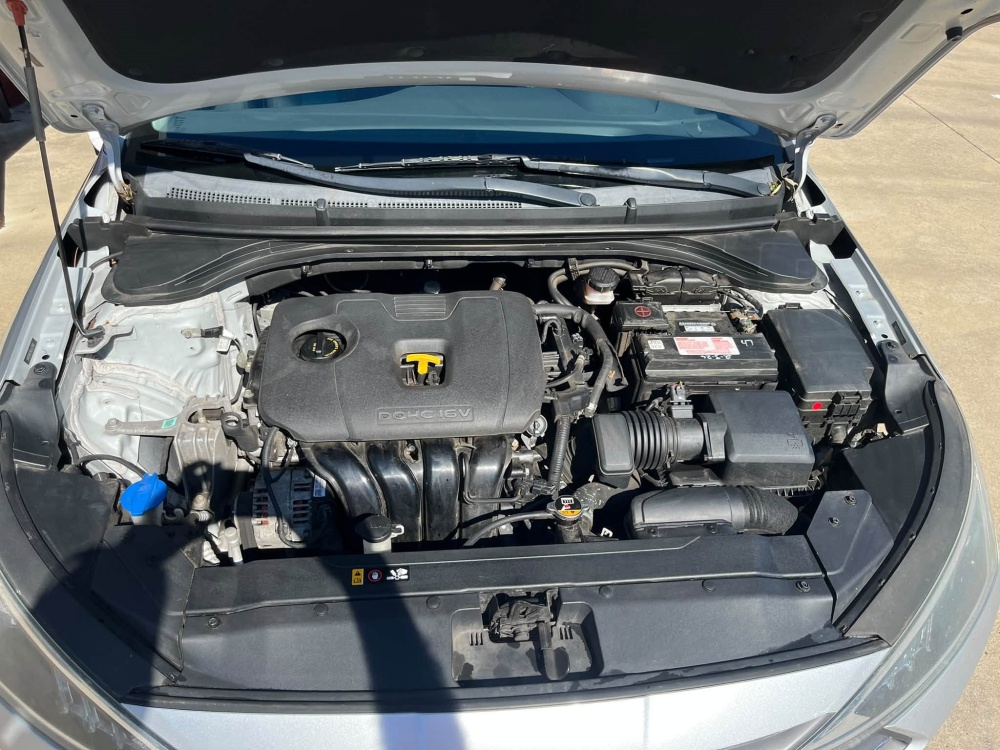 
								2020 Hyundai Elantra SE full									