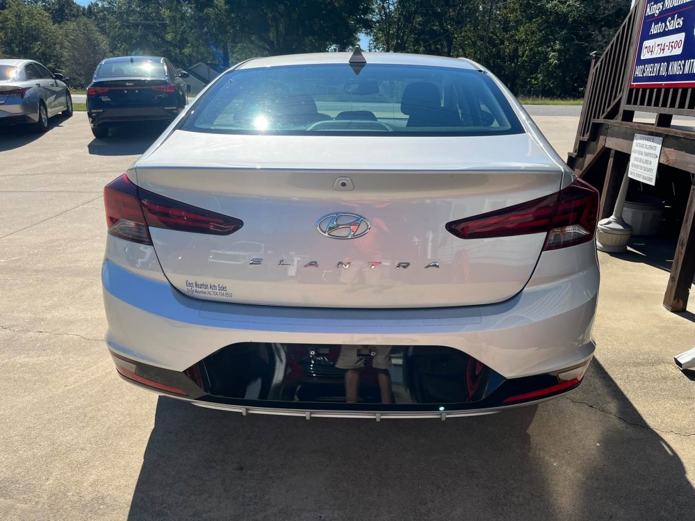 
								2020 Hyundai Elantra SE full									