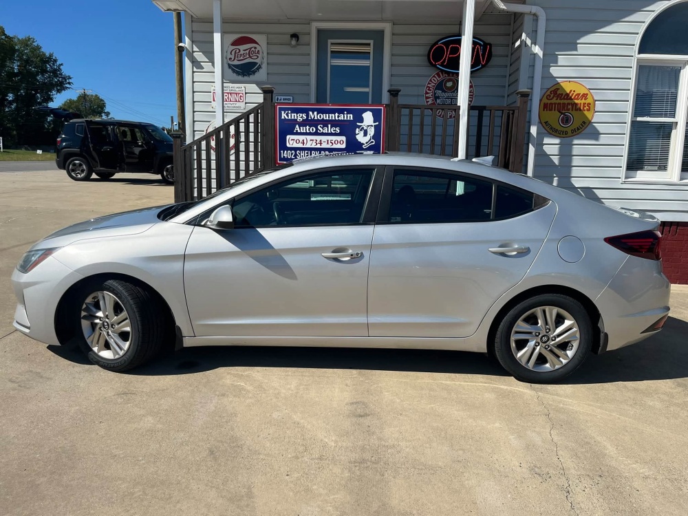 
								2020 Hyundai Elantra SE full									