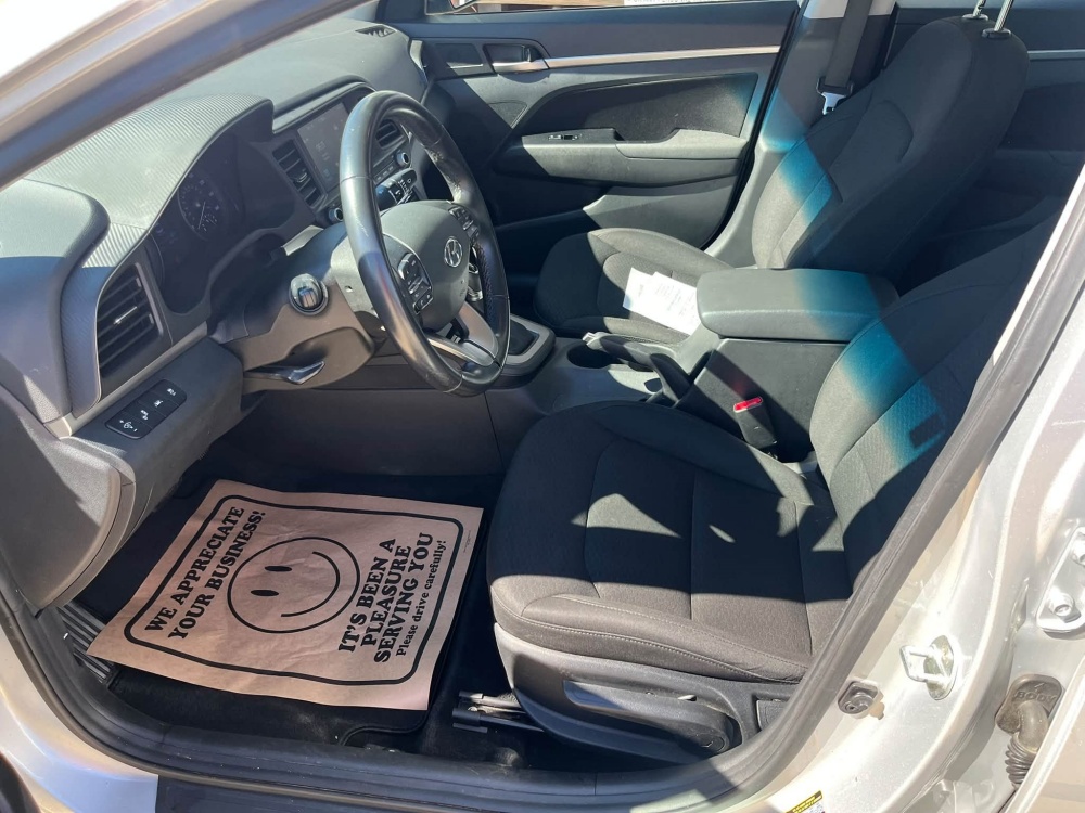 
								2020 Hyundai Elantra SE full									