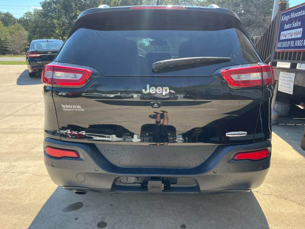 
								2018 Jeep Cherokee Latitude 4×4 full									