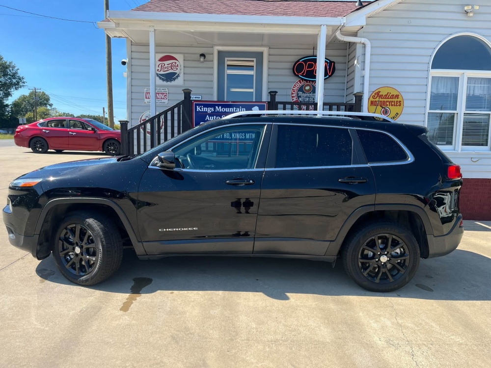 
								2018 Jeep Cherokee Latitude 4×4 full									