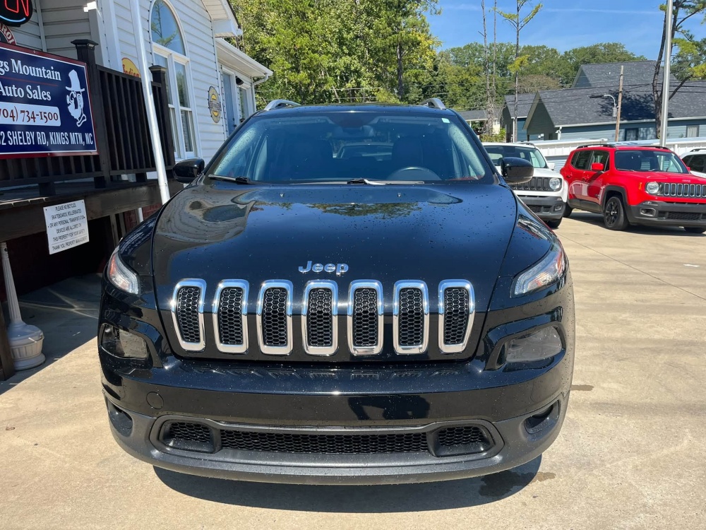 
								2018 Jeep Cherokee Latitude 4×4 full									