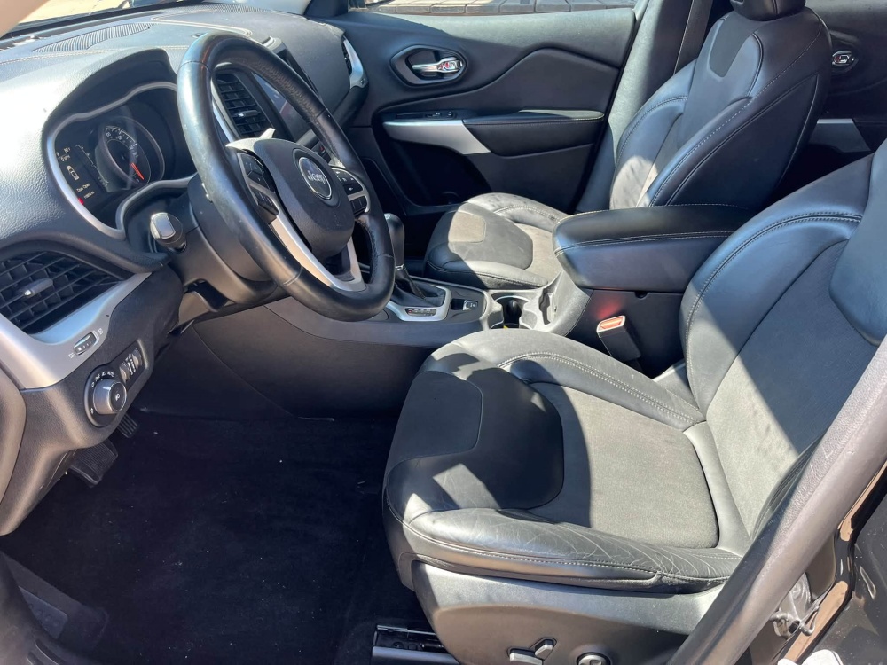 
								2018 Jeep Cherokee Latitude 4×4 full									