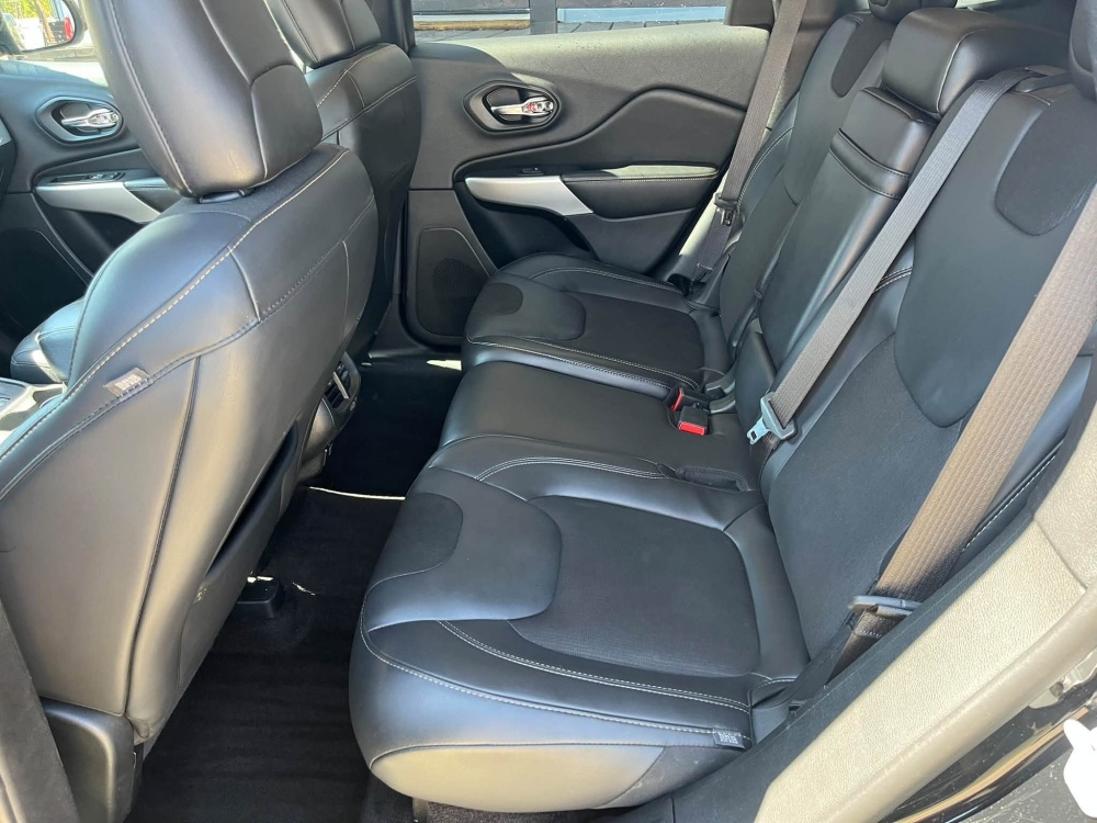 
								2018 Jeep Cherokee Latitude 4×4 full									