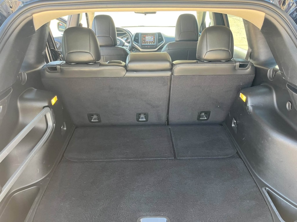 
								2018 Jeep Cherokee Latitude 4×4 full									