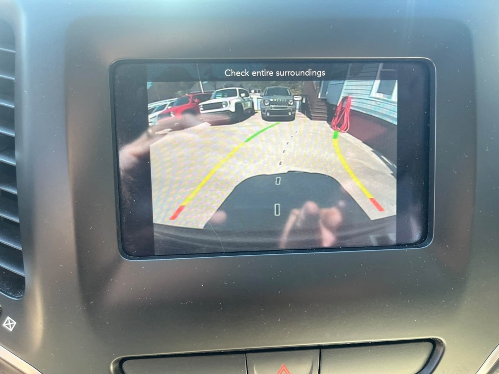 
								2019 Jeep Cherokee Latitude full									