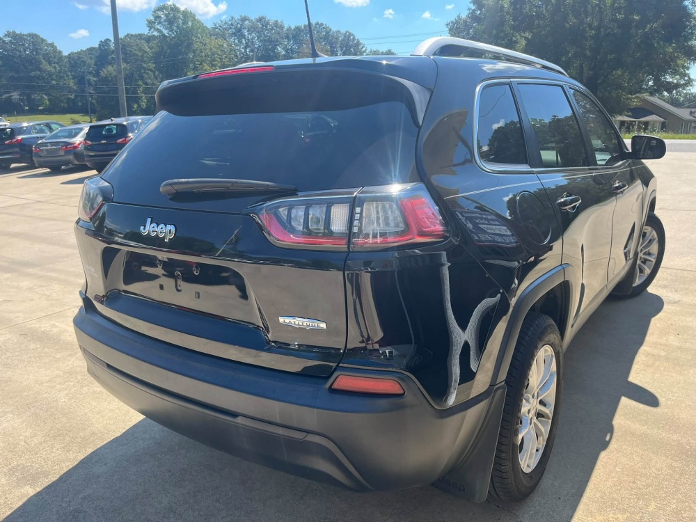 
								2019 Jeep Cherokee Latitude full									