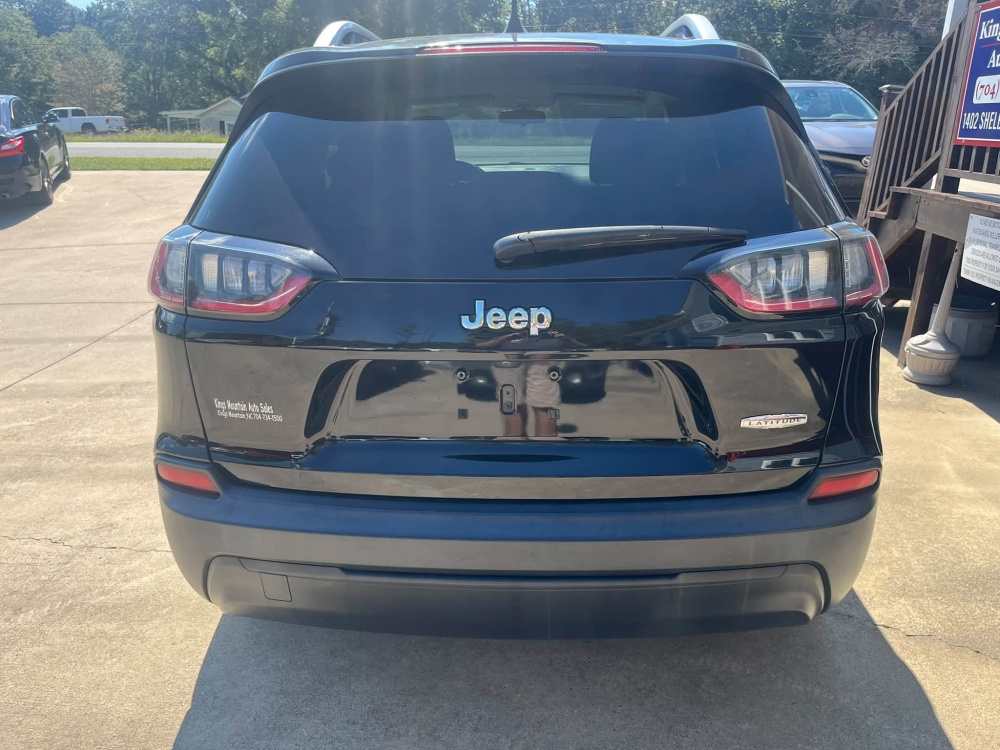 
								2019 Jeep Cherokee Latitude full									