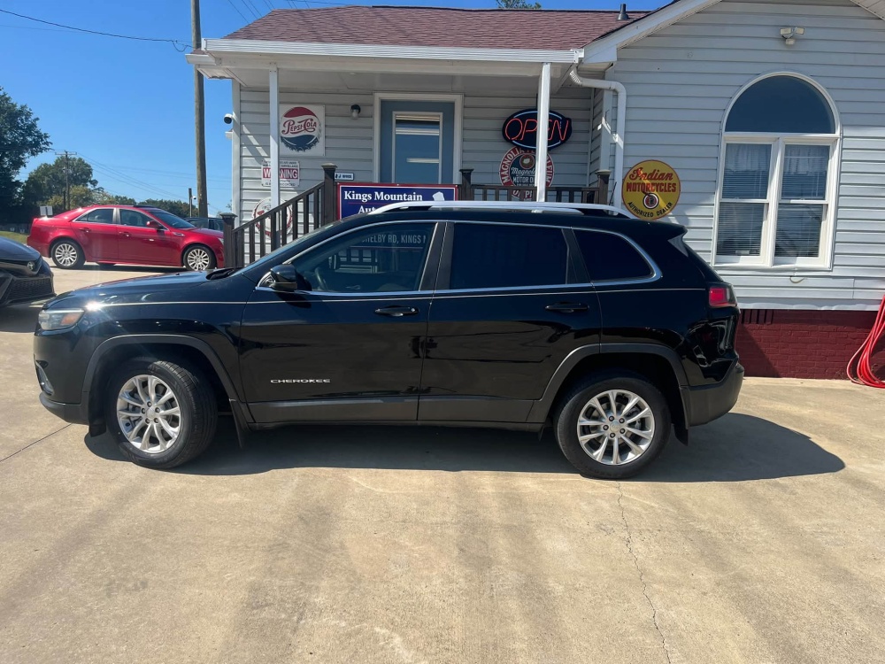 
								2019 Jeep Cherokee Latitude full									