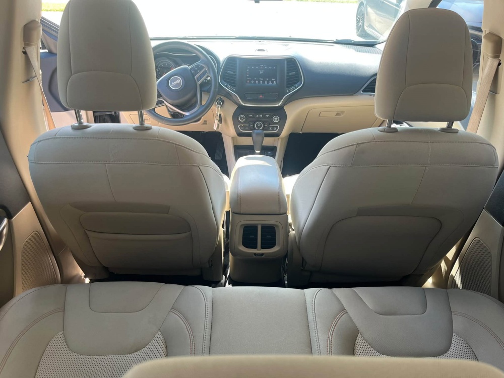 
								2019 Jeep Cherokee Latitude full									
