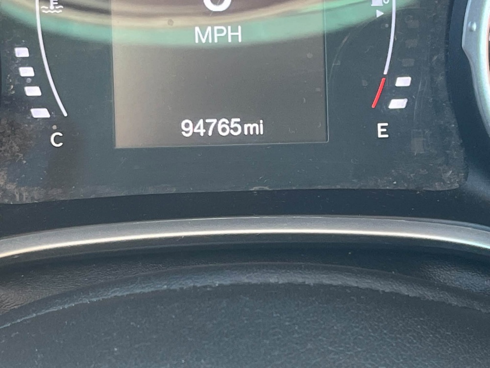 
								2020 Jeep Compass Latitude full									