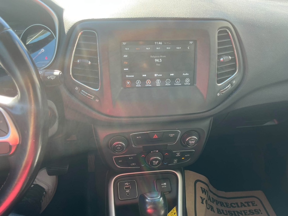 
								2020 Jeep Compass Latitude full									
