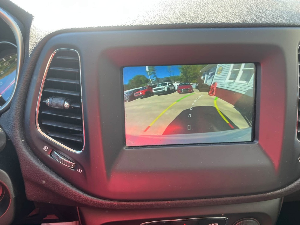 
								2020 Jeep Compass Latitude full									