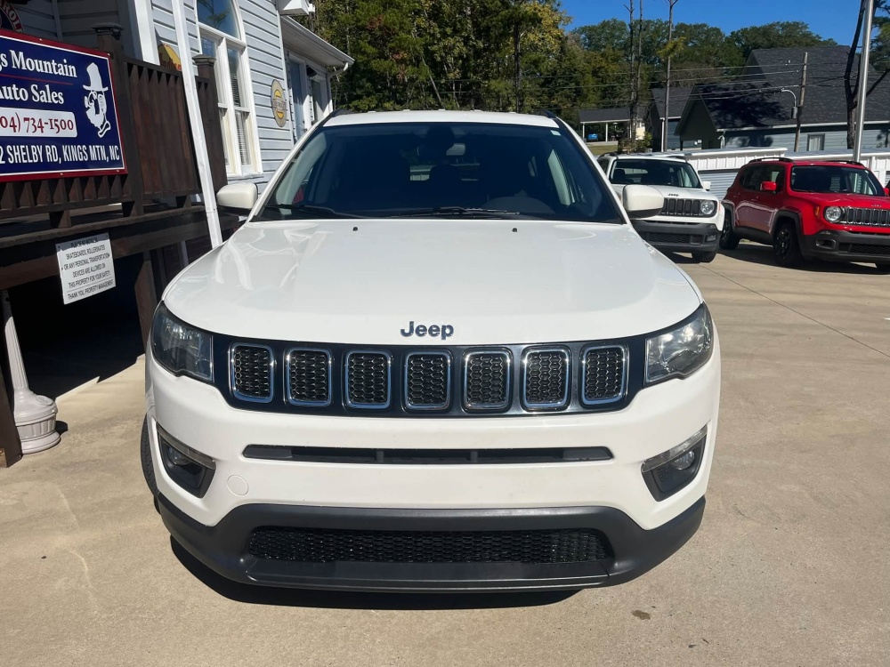 
								2020 Jeep Compass Latitude full									