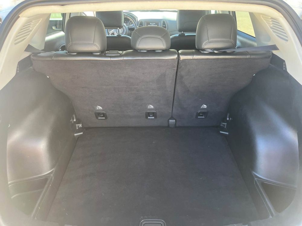 
								2020 Jeep Compass Latitude full									