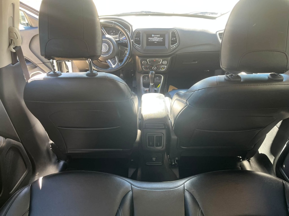 
								2020 Jeep Compass Latitude full									